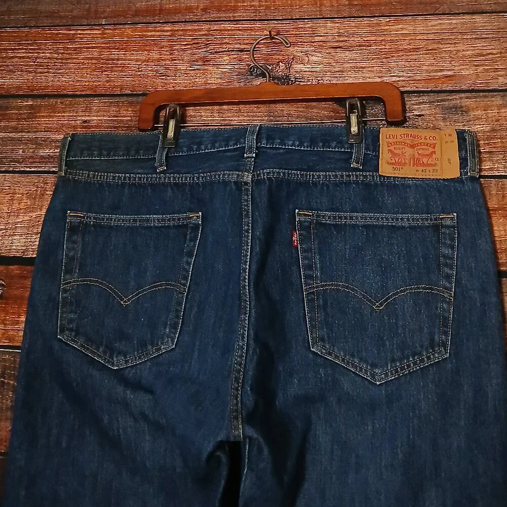 Levis 501 Jeans Mens 42X32 Original Button Fly Dark Wash Denim